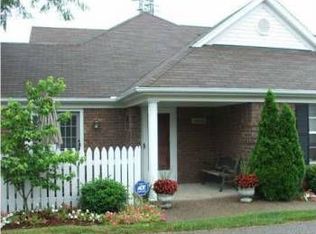 1012 Garden Pointe Pl, Lyndon, KY 40242