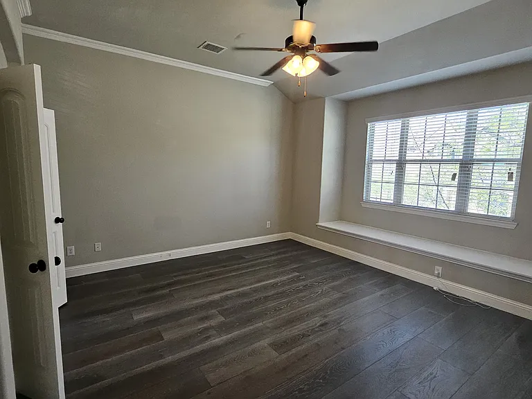 856 Rohan Dr — Photo 15