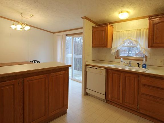 4th image of 17878 Wood Lake Blvd