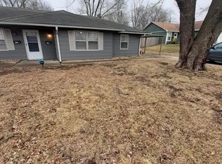 511 SE Main St APT A, Lees Summit, MO 64063