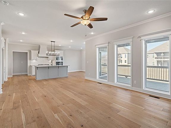 4th image of 6925 NE 102nd St