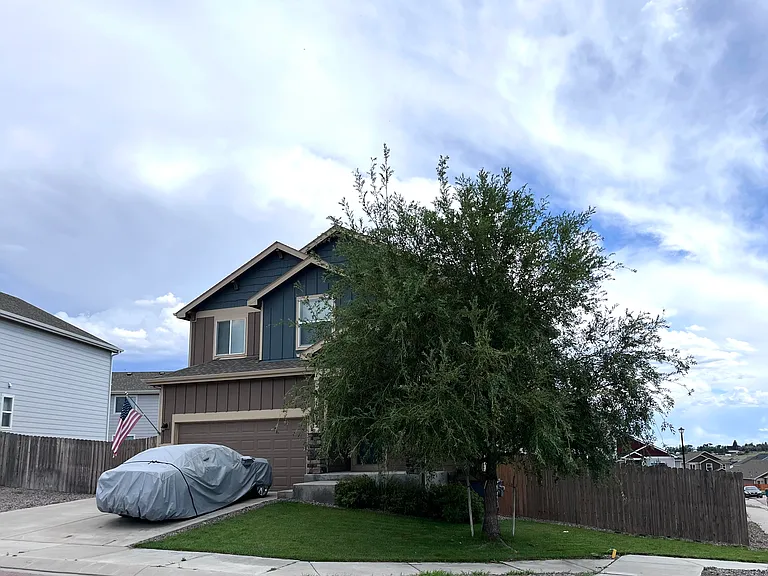 10813 Rowley Dr — Photo 2