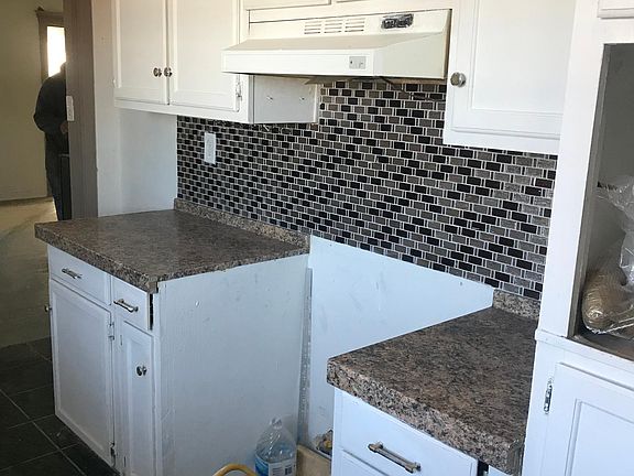 3rd image of 4223 Kemp Ave