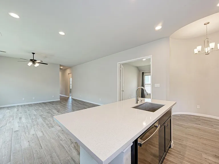 144 Danielson St — Photo 8
