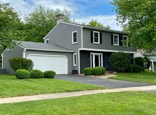 1613 Warbler Dr, Naperville, IL 60565