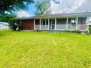 1212 Westchester Dr, Oak Hill, WV 25901
