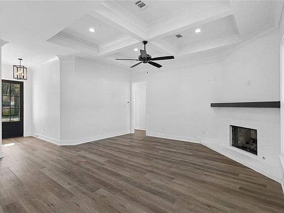 4th image of 72629 Robindale Dr