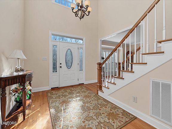 2nd image of 8833 Ebenezer Oaks Ln