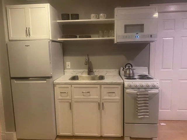 Studio, 1824 sqft, $2,200 — Photo 2