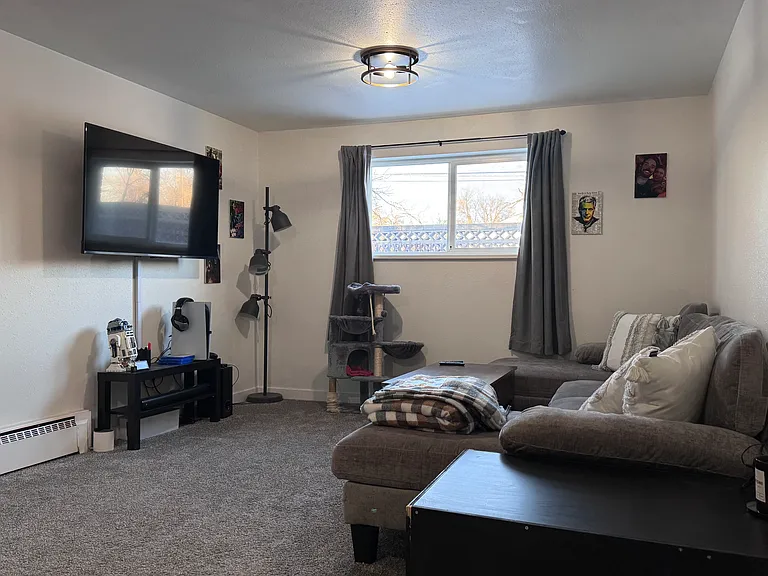 392 Salem St — Photo 9
