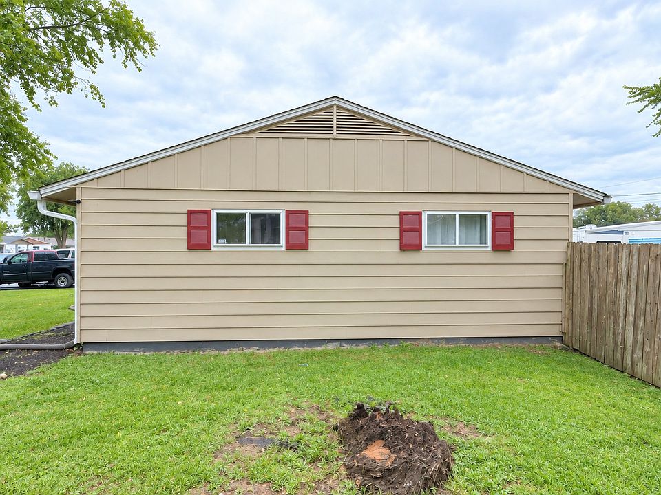 2nd image of 4051 Standish Dr