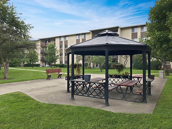 3rd image of 650 Murray Ln Unit 213