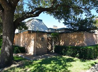 3223 Stonehenge Ln, Carrollton, TX 75006