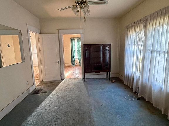 2nd image of 3627 Taylor Blvd