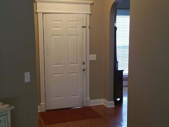 5th image of 113 Church St