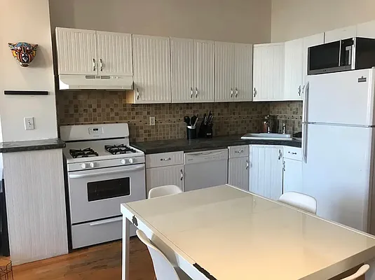 Rented by Dream Space Realty | media 9