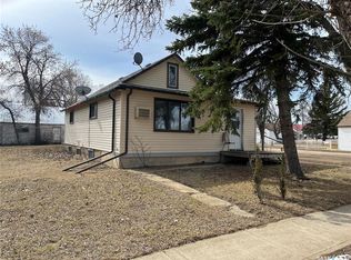 101 2nd Ave E, Lafleche, SK S0H2K0
