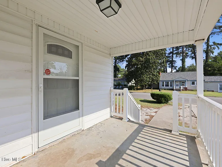 200 S Sylvan Dr — Photo 4