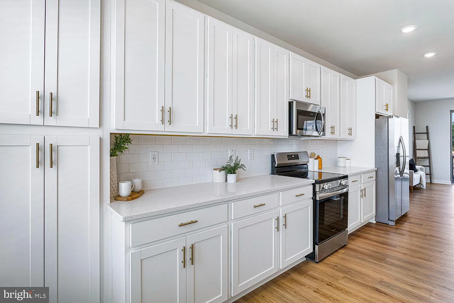 3 bed, 2.5 bath, 1500 sqft, $3,450 — Photo 4