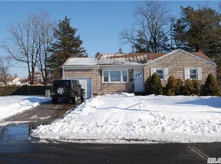 147 Skidmore Rd, North Babylon, NY 11703