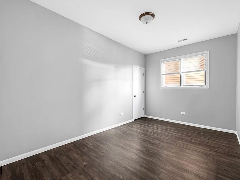 2529 W Flournoy St #1 — Photo 7