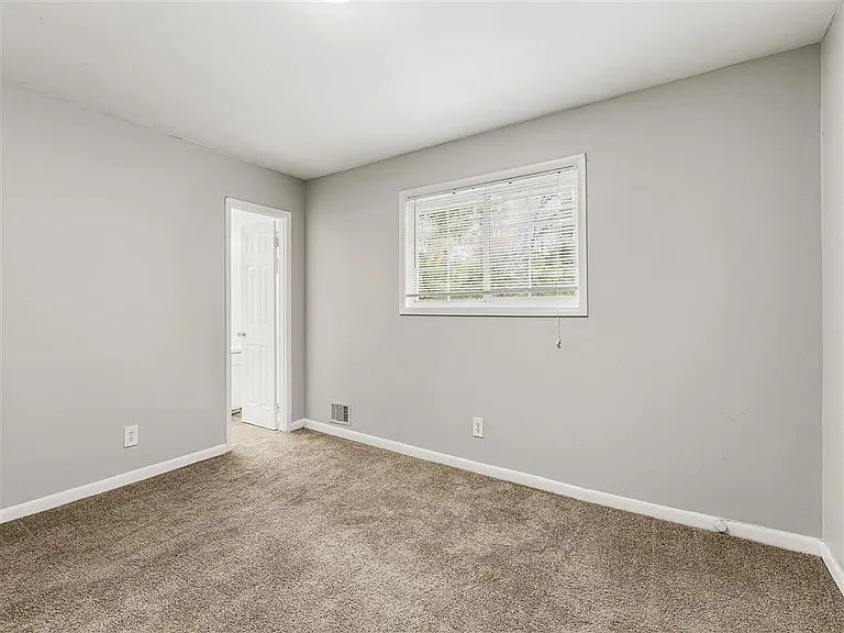 Pinewood Townhomes — Photo 16