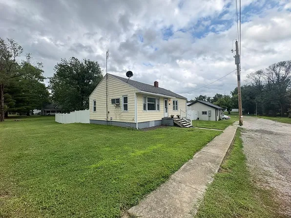 487 W Lewis St, Palmyra, IL 62674