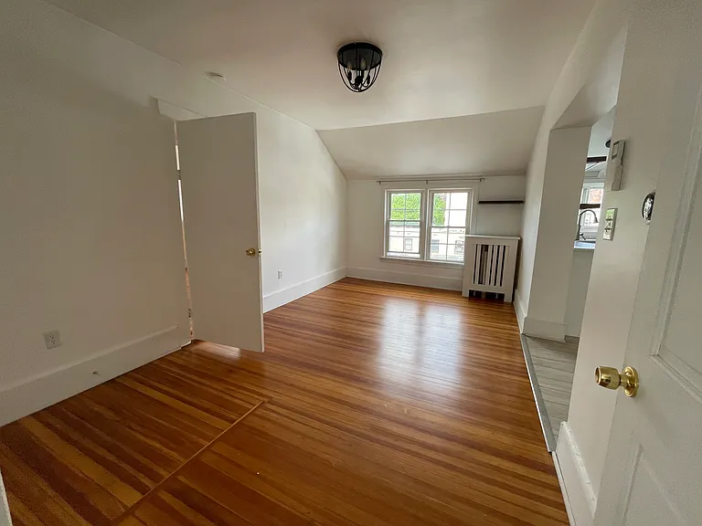 502 Warren St #C — Photo 4