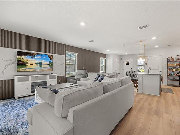 5th image of 10089 Salt Point Dr