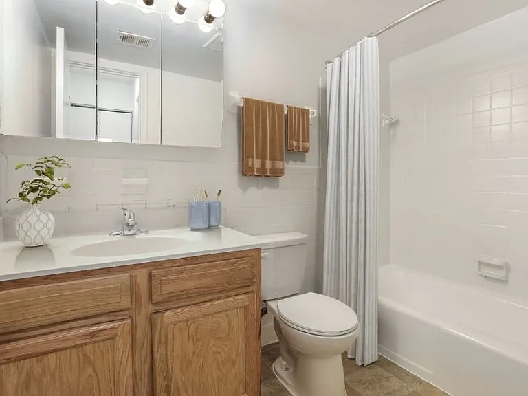 Marrion Square Apartments — Photo 19