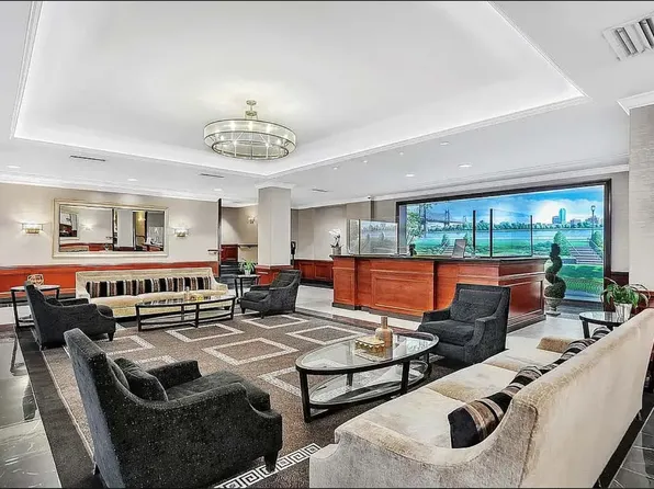 45 Sutton Place South image 12 of 18