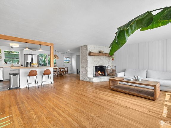 3rd image of 410 SE T Street