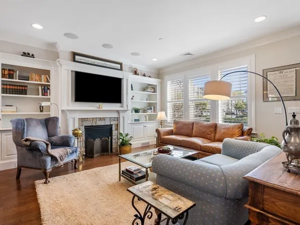 103 Uss Buckley Pl #2402, Hingham, MA 02043