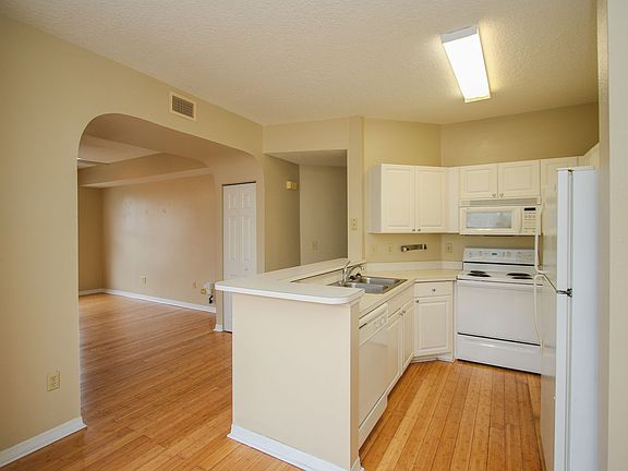 4th image of 28112 Harbour Vista Cir