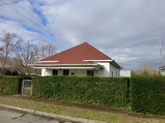 1st image of 1002 Robertson St