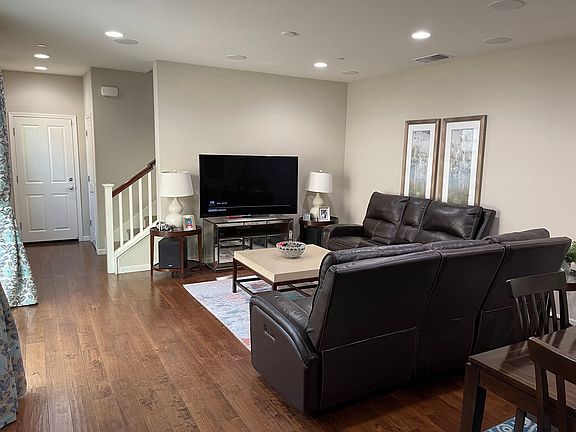 3rd image of 972 S Walcott Ave