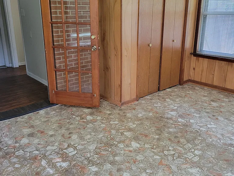 407 Daniels St — Photo 8