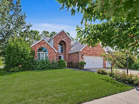 3rd image of 303 Orchard Dr