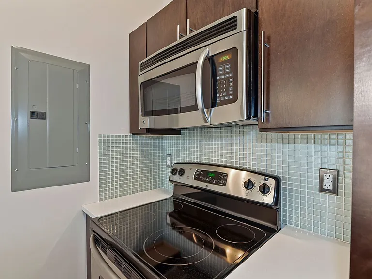 329 Rhode Island Ave NE #103 — Photo 12