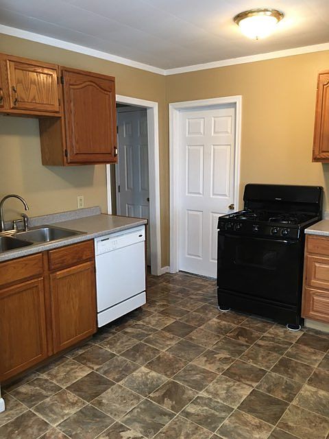 1st image of 20 Franklin Ave #1
