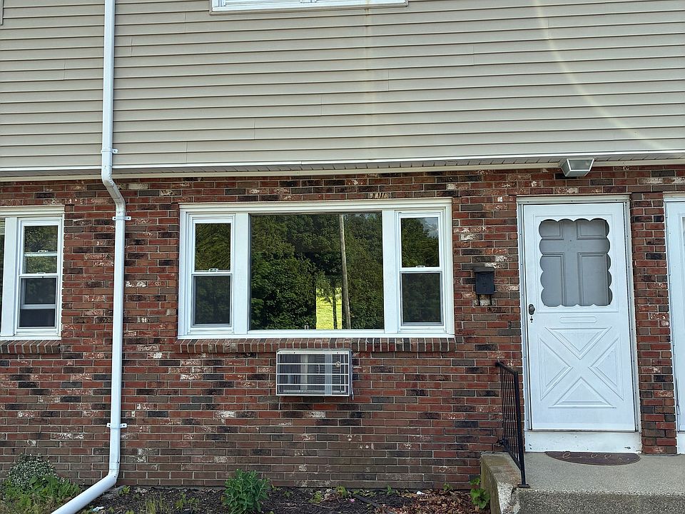 1st image of 94 Canterbury Road #C