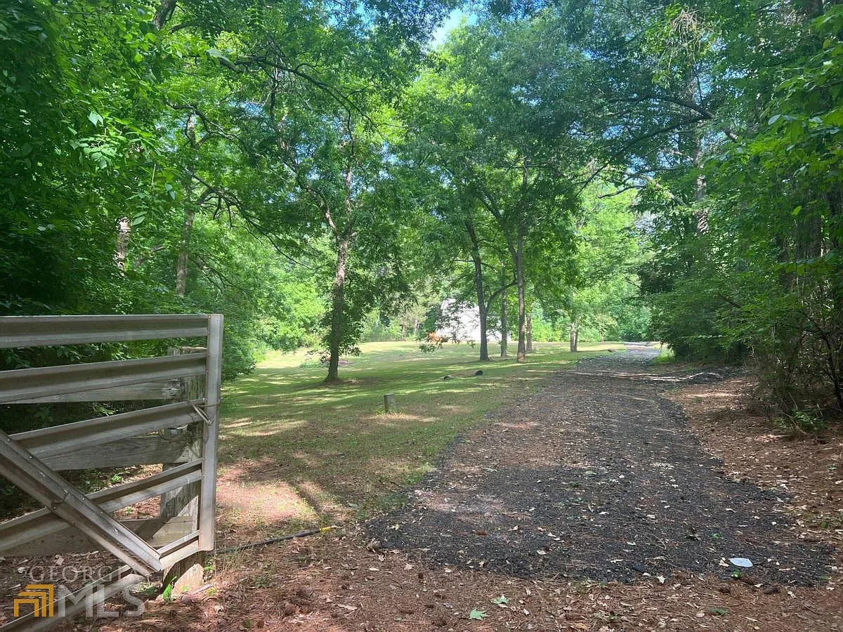 4 bed, 3.0 bath, 2246 sqft, $2,650 — Photo 4