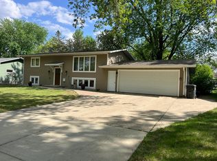 14 S Court St, Morris, MN 56267