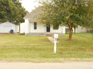 1201 W Pine St, El Reno, OK 73036