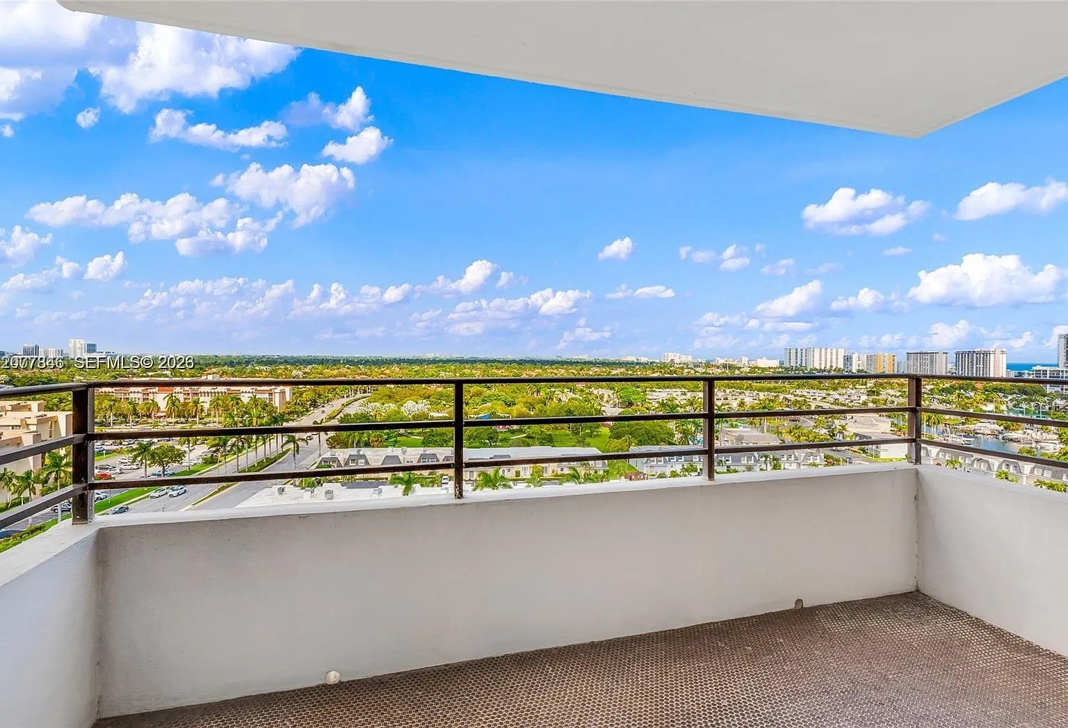 2 bed, 1400 sqft, $2,500 — Photo 3