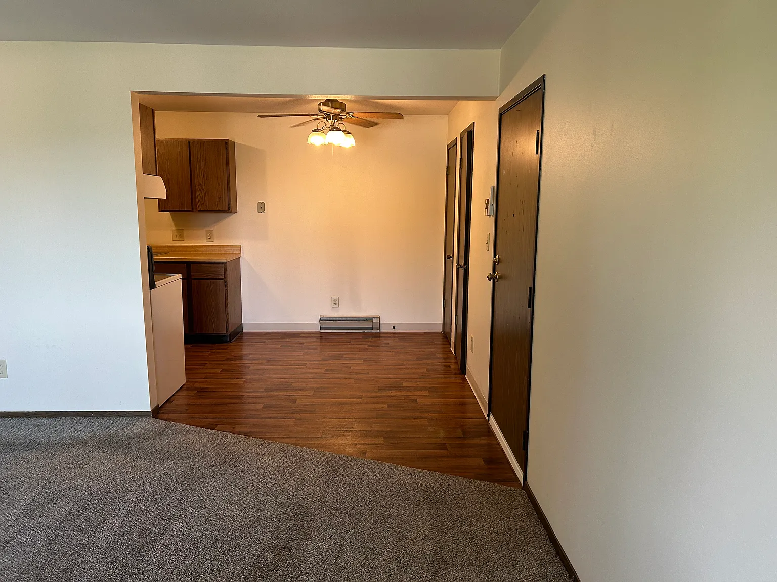 2 bed, 900 sqft, $900 — Photo 3