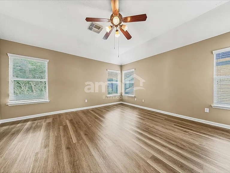 4934 Trailing Clover Ct — Photo 11