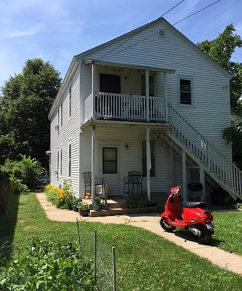 1407 Washington St NE #1 — Photo 2