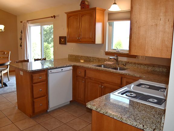 3rd image of 725 N Melcorn Cir