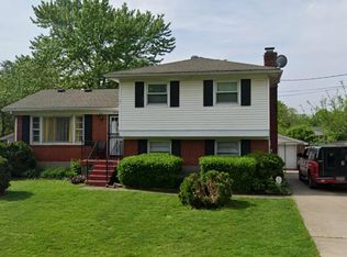 3510 Pinecroft Dr, Louisville, KY 40219